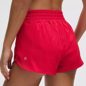 Lululemon Hotty Hot High-Rise Lined Short 2.5"